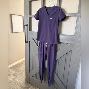 Figs Deep Purple Scrub Set